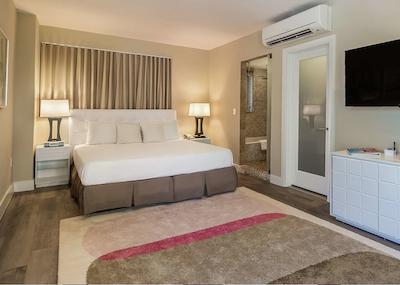 د ساگامر میامی بیچ