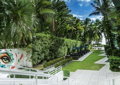 د ساگامر میامی بیچ