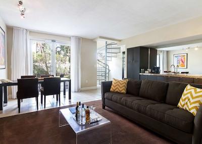 د ساگامر میامی بیچ