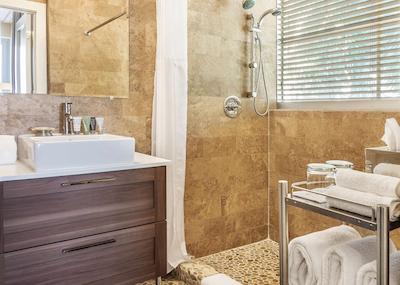 د ساگامر میامی بیچ