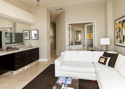 د ساگامر میامی بیچ