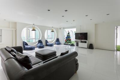 بیرپاکر پاتونگ هستل