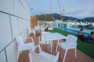 بیرپاکر پاتونگ هستل