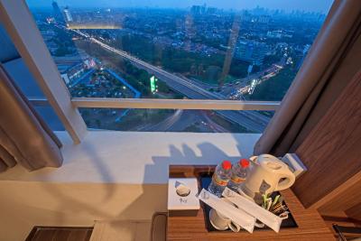 گراند ویز پوینز اسکوار سیماتوپانگ جاکارتا