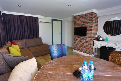 ازوو بوتیک هتل