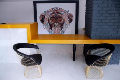 ازوو بوتیک هتل