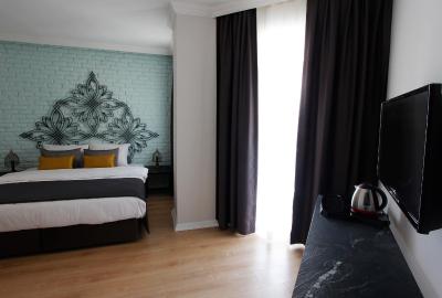 ازوو بوتیک هتل