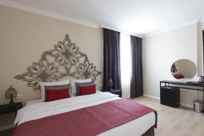 ازوو بوتیک هتل