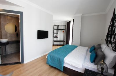 ازوو بوتیک هتل