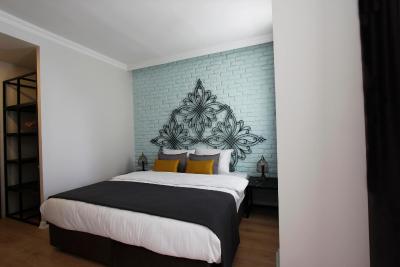 ازوو بوتیک هتل