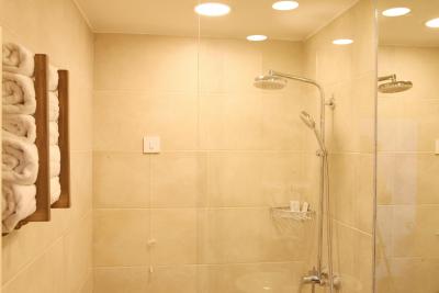 گارنی هتل دوم