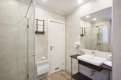 گارنی هتل دوم