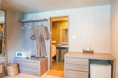 فی فی چارلی بیچ ریزرت