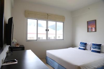 فی فی چارلی بیچ ریزرت