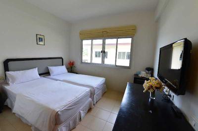 فی فی چارلی بیچ ریزرت