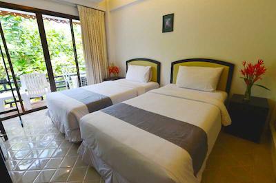 فی فی چارلی بیچ ریزرت