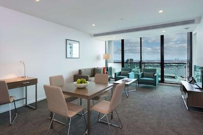 ملبورن شرت است اپارتمنتز لنسدال استریت