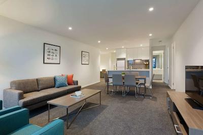 ملبورن شرت است اپارتمنتز لنسدال استریت