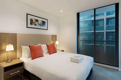 ملبورن شرت است اپارتمنتز لنسدال استریت