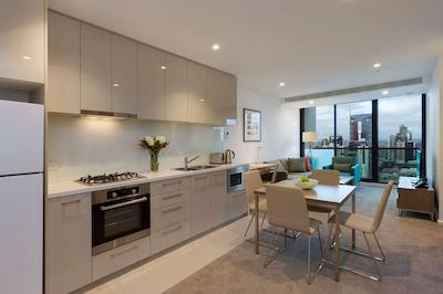 ملبورن شرت است اپارتمنتز لنسدال استریت