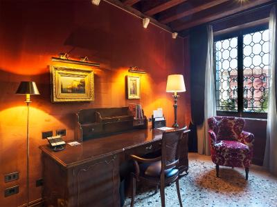 پالازو ونارت لوکسوری هتل