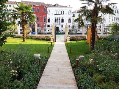 پالازو ونارت لوکسوری هتل