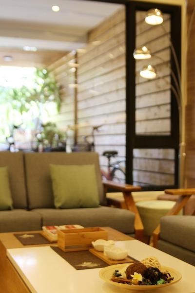 تراولر-این زهنگزهنگ لیبراری