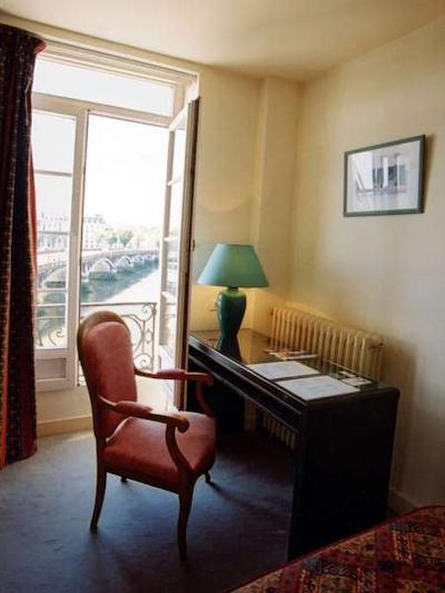 ایبیز استیلز بن گار سنتر