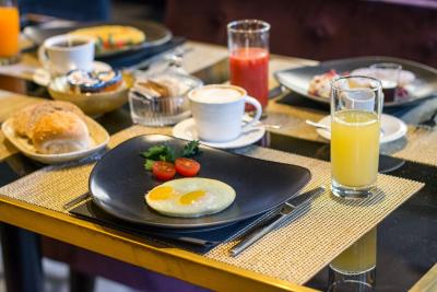 رما لوکسوز هتل