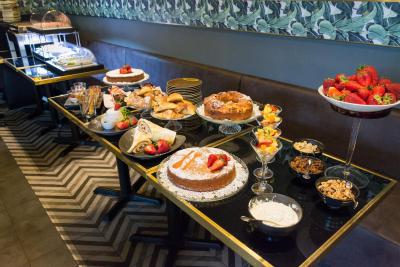 رما لوکسوز هتل