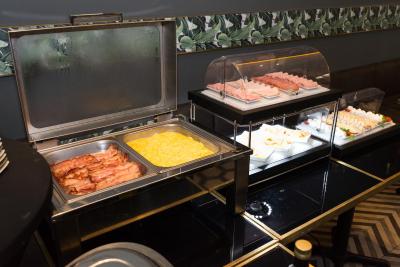 رما لوکسوز هتل