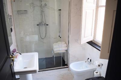 رما لوکسوز هتل