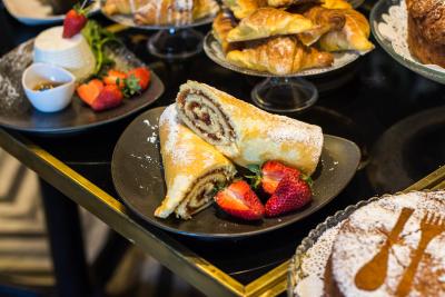 رما لوکسوز هتل