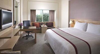 پارک رویال آن بیچ رود