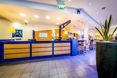 هلید این اکسپرز درتموند