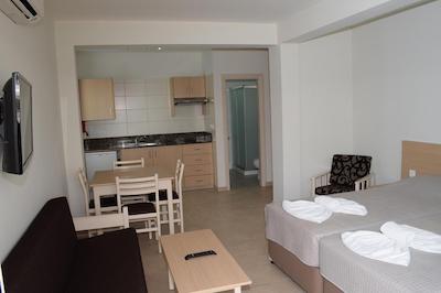 چریستابل هتل اپارتمنتز