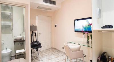 کلنا 18 گوست هوس