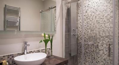 کلنا 18 گوست هوس