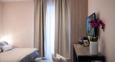 کلنا 18 گوست هوس