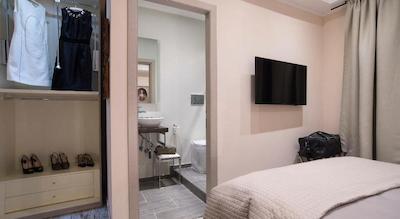 کلنا 18 گوست هوس