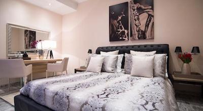 کلنا 18 گوست هوس