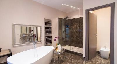 کلنا 18 گوست هوس