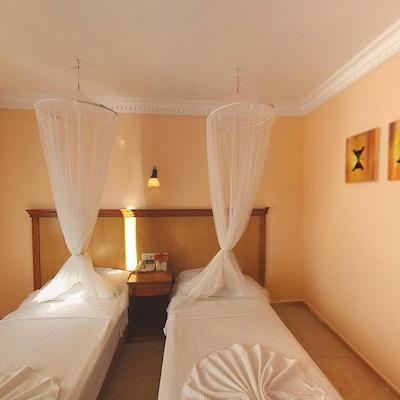 هتل رزی سوئیتس