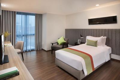 سامرست اکامای بانکوک