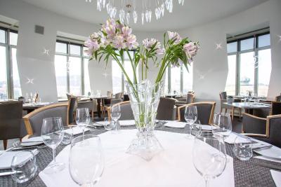 دانسینگ هوس هتل