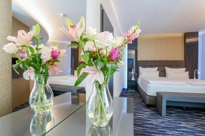 دانسینگ هوس هتل