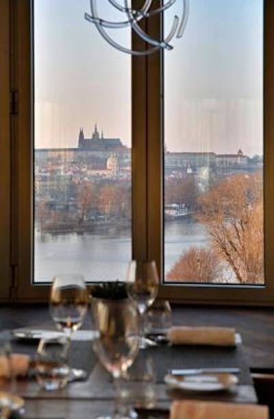 دانسینگ هوس هتل