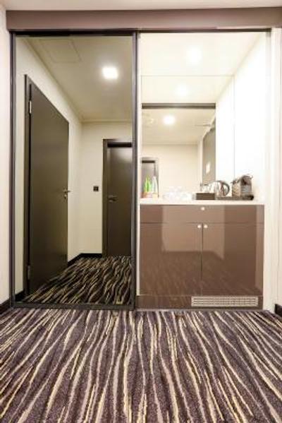 دانسینگ هوس هتل