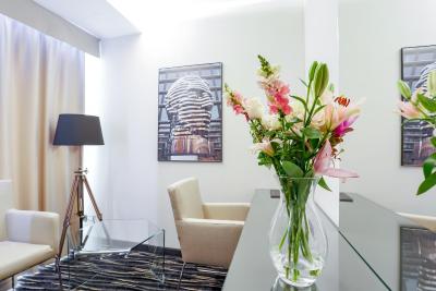 دانسینگ هوس هتل