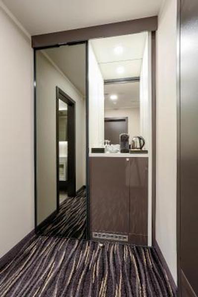 دانسینگ هوس هتل